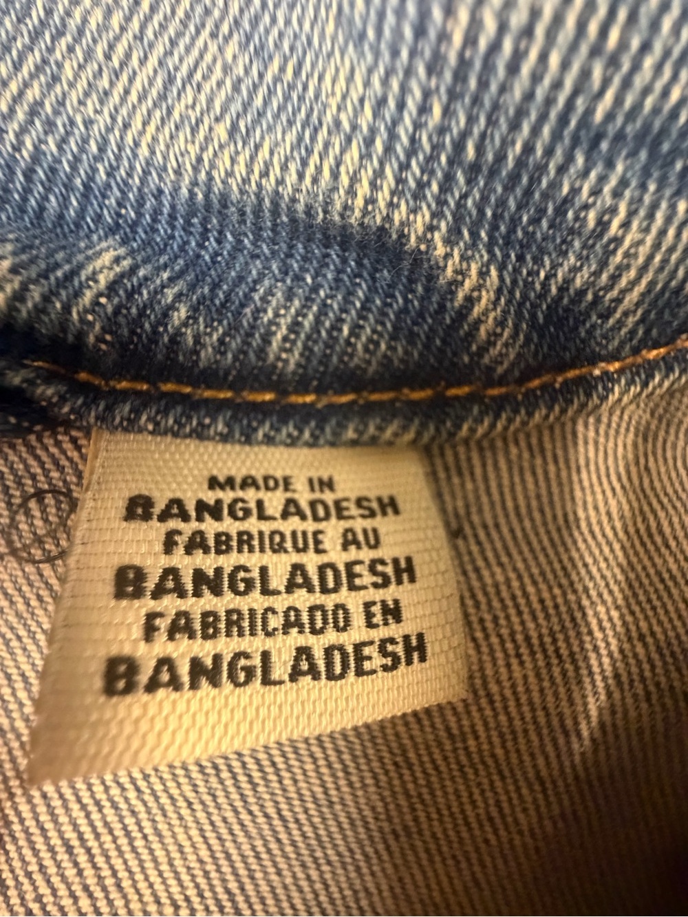 Levi's Light Wash Blue Denim Jacket - Picture 3 of 13